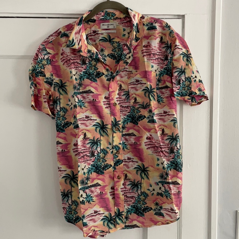 Billabong Hawaiian shirt sz S